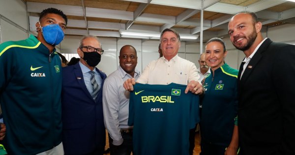 Portal O Novo Oeste Bolsonaro Inaugura Centro De Treinamento Em