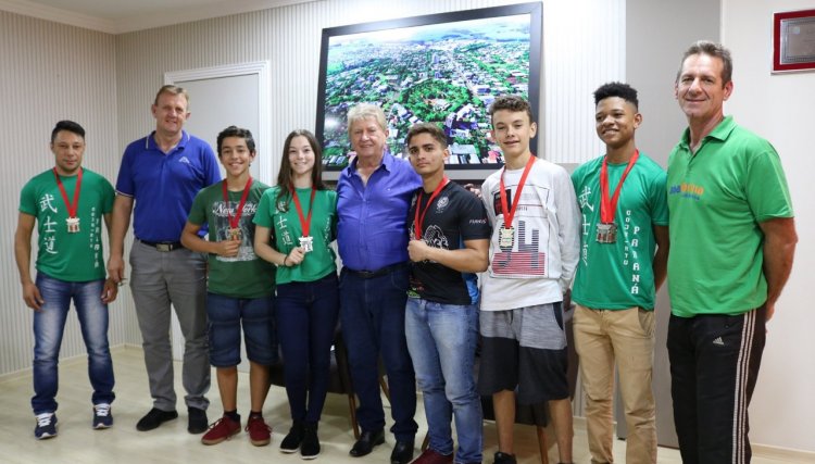 Atletas de Cafelândia se destacam em campeonato realizado em Foz do Iguaçu