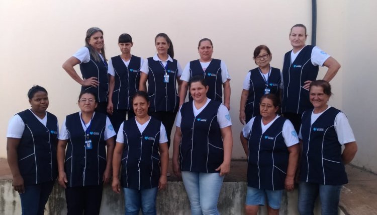 Cafelândia realiza treinamentos para zeladoras e entrega de uniformes
