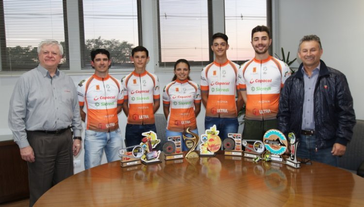 Ciclistas da base de Nova Aurora são recepcionados pela diretoria da Copacol