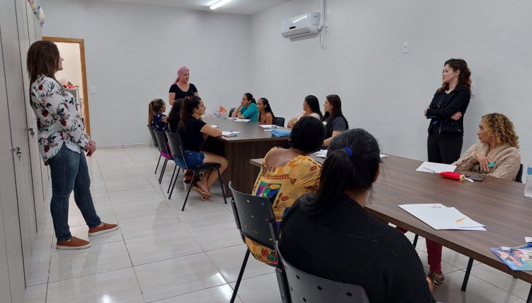 CRAS inicia curso de manicure e pedicure em Cafelândia