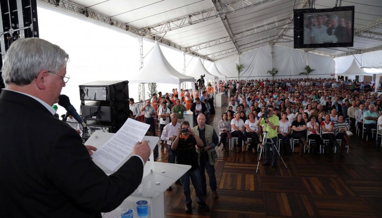 Incubatório da Copacol de Goioerê completa 10 anos somando 1,75 bilhão de pintainhos produzidos, veja imagens da inauguração 