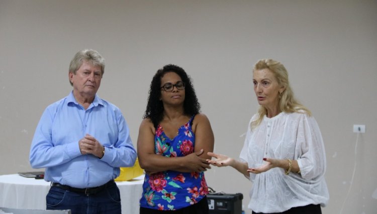  Educação de Cafelândia realiza reunião com os professores do CMEI João XXlll 