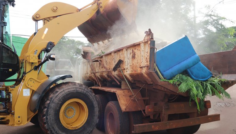 Após estiagem prefeitura de Cafelândia realiza mutirão de limpeza na cidade