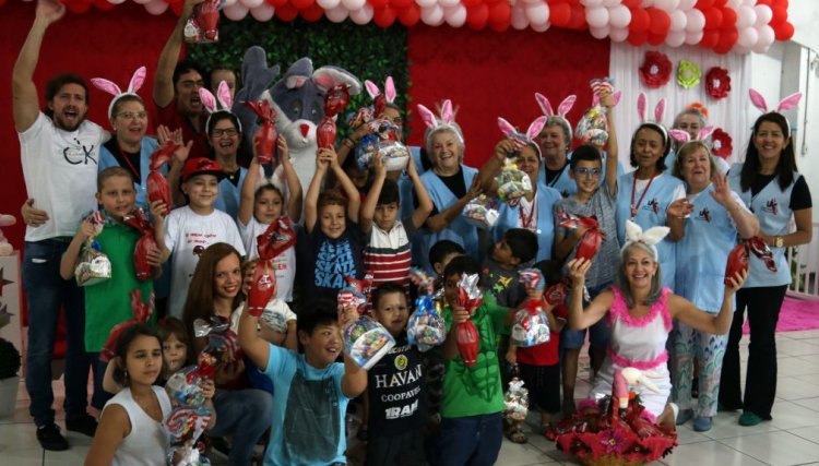 Crianças têm um dia especial em comemoração a Páscoa na Uopeccan