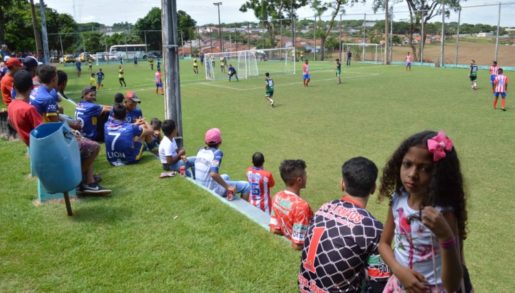 34 equipes estão participando do torneio de futebol do Cafelândia Country Club