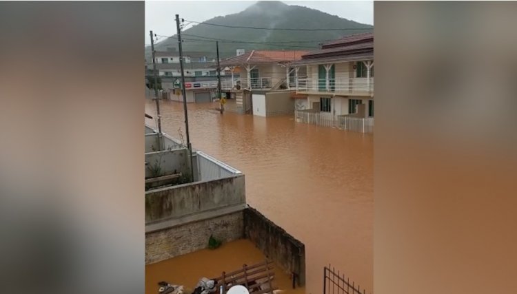 Chuvas est&atilde;o castigado o litoral de Santa Catarina, Balne&aacute;rio Cambori&uacute; &eacute; um dos mais atingidos