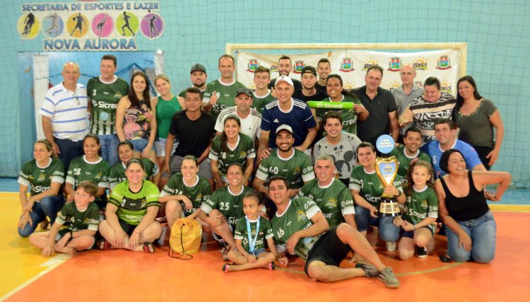Sicredi - Enge / Odonto Farma fatura o III Jogos Integrados de Nova Aurora