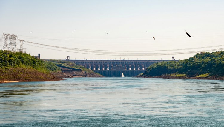 Itaipu monitora aumento do volume de água do Rio Paraná devido a grande quantidade de chuvas 