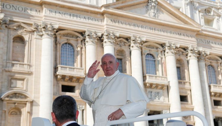Sejam mensageiros da vida em tempos de morte, diz o papa