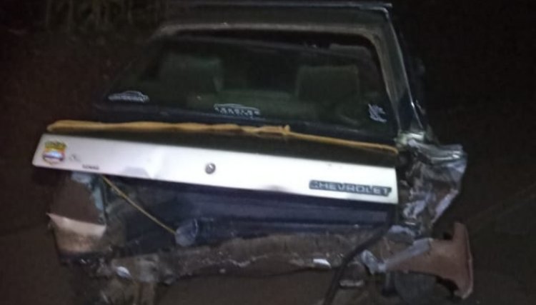 Após bater na traseira de um veículo na PR 180  entre Cafelândia e Nova Aurora motorista foge