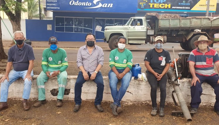 Prefeito Dr Culestino visita trabalhadores da equipe do Cidade Limpa de Cafelândia