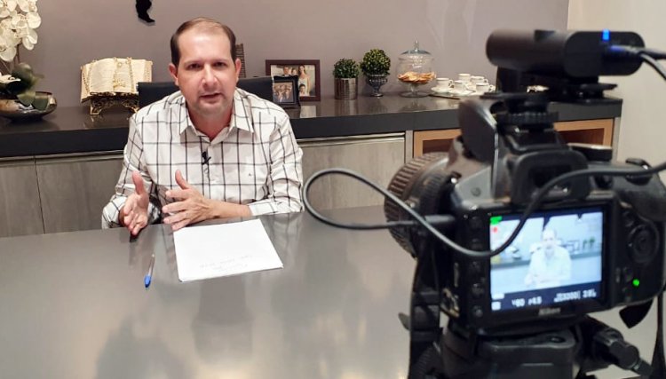 Secretário Micheletto, que é cooperado da Copacol, fala da importância do cooperativismo para o desenvolvimento do PR