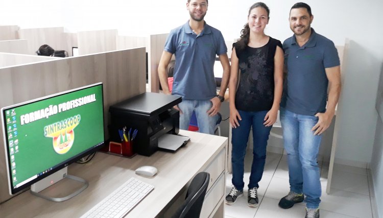 Aluna formada no curso de Excel no Sintrascoop, consegue vaga no Jovem Aprendiz da Copacol