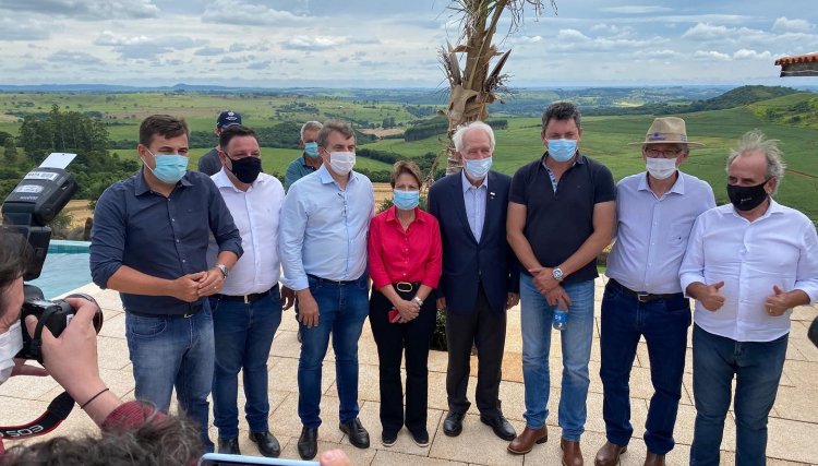 Sérgio Souza acompanha a Ministra da Agricultura em vista a região Oeste  