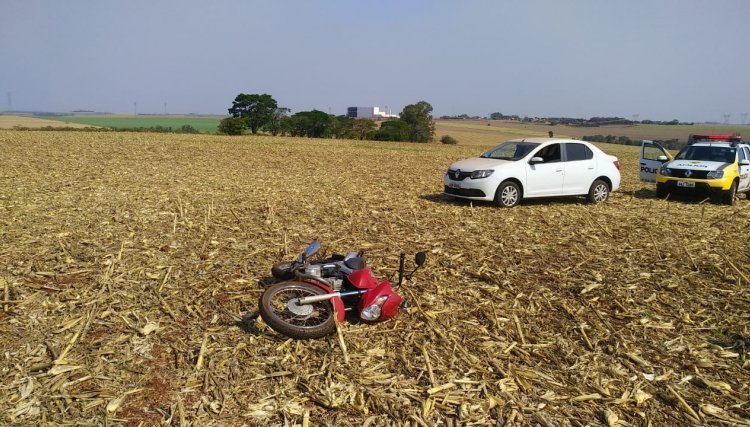 Moto roubada no assalto ao CD da Copacol na Penha, é encontrada em lavoura 