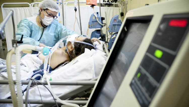 Paraná passa de 320 mil casos de Covid-19 em nove meses