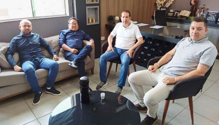 Prefeito de Cafelândia apresenta demandas do município para o deputado Micheletto em Assis