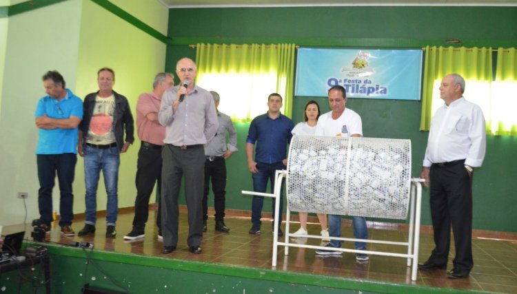 Nova Aurora realiza terceiro sorteio da Campanha Bom de Nota durante festa do Costelão em Palmitópolis