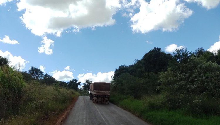 Caminhão quebra neste momento entre Central Santa Cruz e Jotaesse, veja o vídeo  