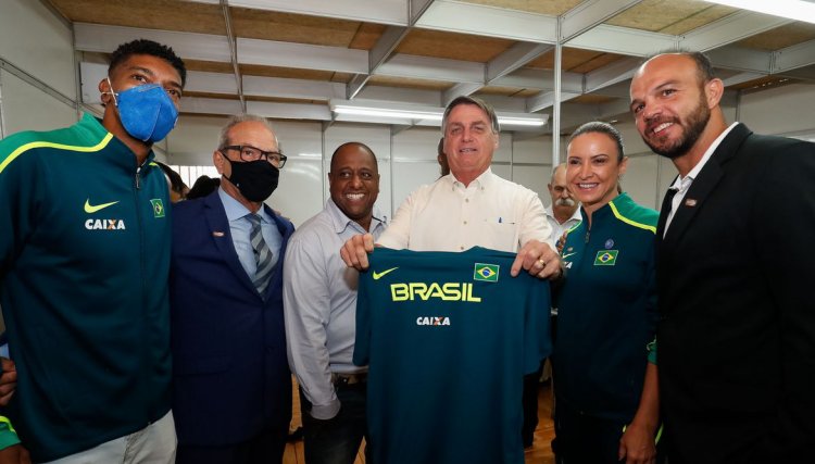 Bolsonaro inaugura centro de treinamento em atletismo em Cascavel 