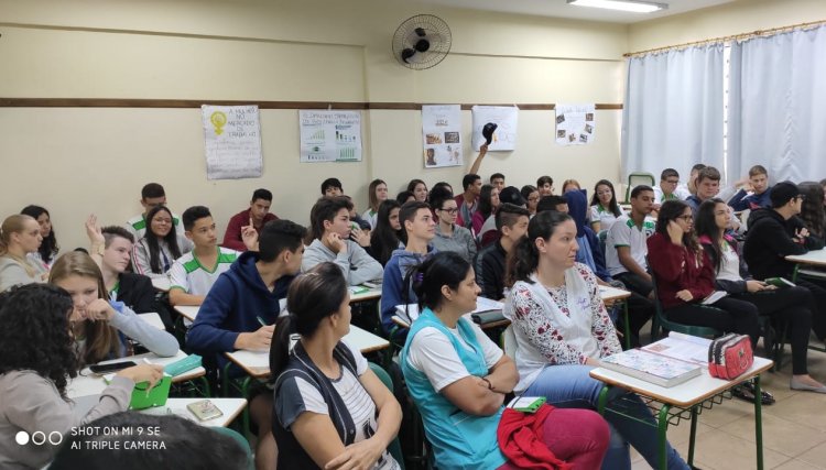 Sicredi promove Oficina de Educação Financeira em Cafelândia