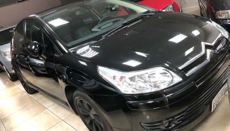 Carros são furtados de garagem de veículos em Cafelândia