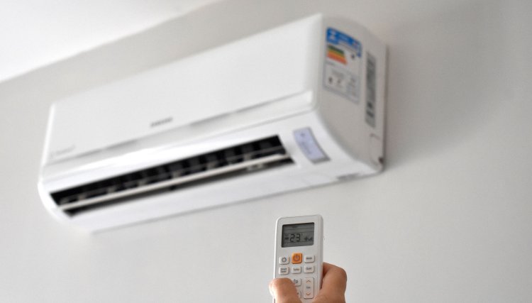 Veja dicas importantes para economizar energia neste verão para evitar surpresas com a conta no fim do mês 