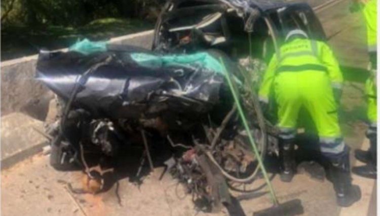 Carro é esmagado por caminhão e homem fica gravemente ferido na BR 116