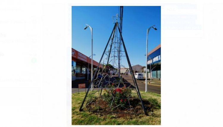 Praça Brasília e Avenida Moíses Lupion recebem decoração Natalina em Cafelândia 