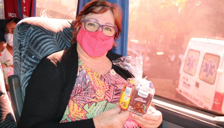 Pacientes de Cafelândia que utilizam do transporte para o tratamento de saúde recebem o Kit Lanche 