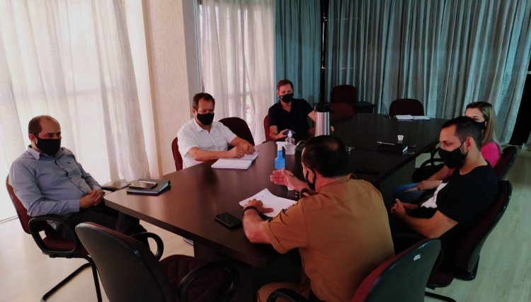 Cafelândia realiza reunião com Polícia Militar e Vigilância para alinhar cumprimento do Decreto estadual 