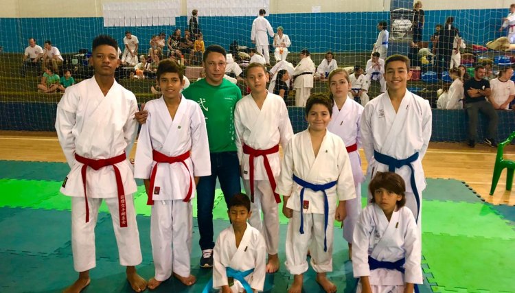 Alunos da Aercol de Cafelândia, se destacam na Copa Paraná de karatê 
