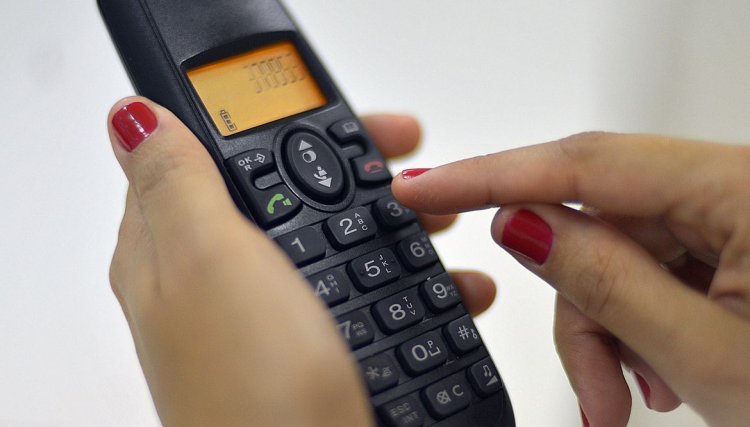 Telefone faz 145 anos: brasileiros contam histórias sobre o aparelho