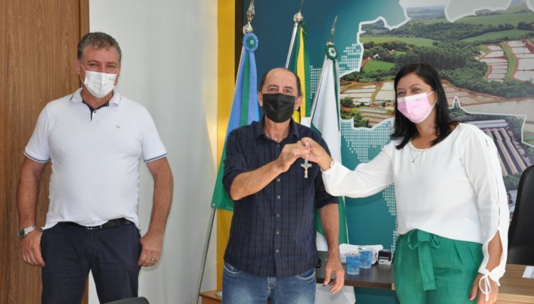 Prefeito Pecinha reassume prefeitura de Nova Aurora após férias
