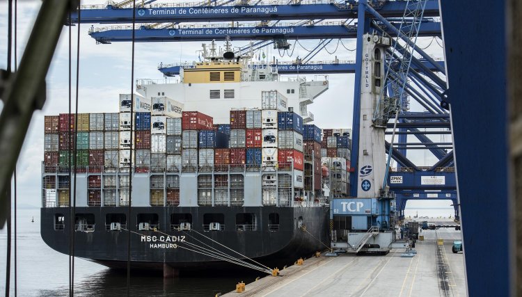 Impulsionado pela carne de frango Porto de Paranaguá tem movimento recorde
