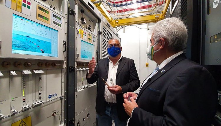 Governo inaugura cabo submarino que conecta Brasil à Europa