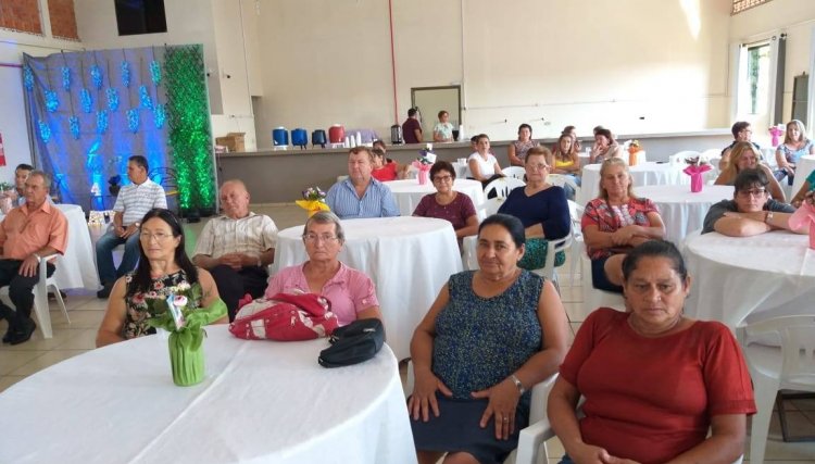 Integrantes da Melhor Idade de Central, participam de evento em Anahy