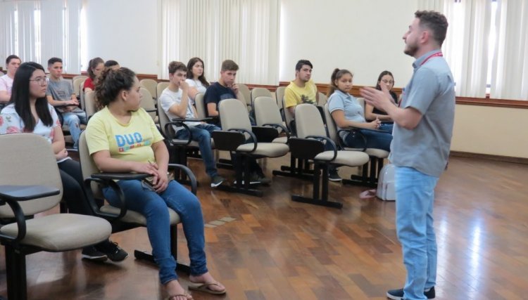 6ª turma do Programa jovem  Aprendiz Industrial participam de processo seletivo