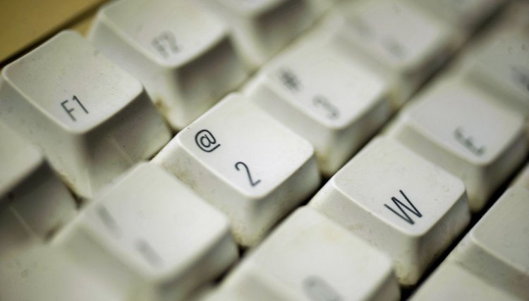 Unicef: mulheres jovens de países pobres não têm acesso à internet