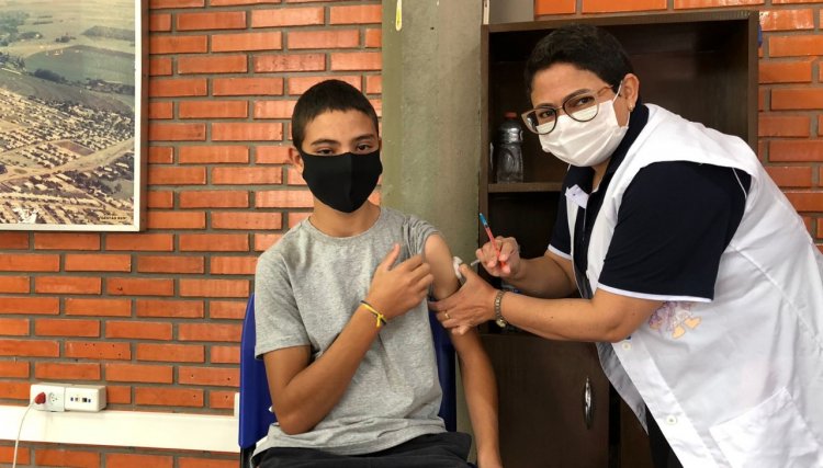 Adolescentes de 15 a 17 anos serão vacinados nesta sexta-feira em Cafelândia contra Covid-19
