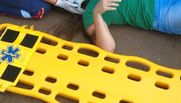 Mulher é atropelada no semáforo em Cafelândia