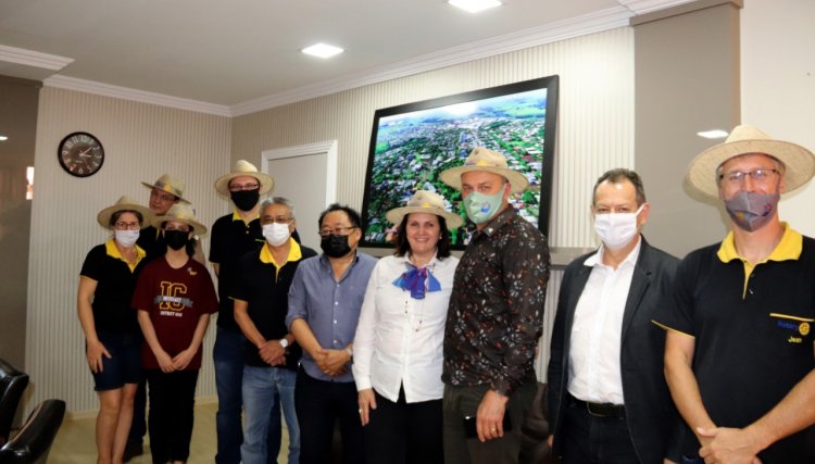 Governador do Rotary Club visita prefeito Culestino em Cafelândia 