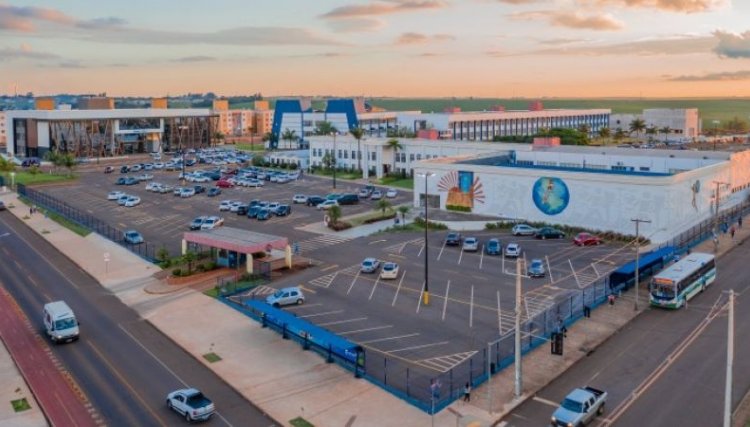 Univel oferece mais de 20 opções de cursos com vestibular presencial ou online 