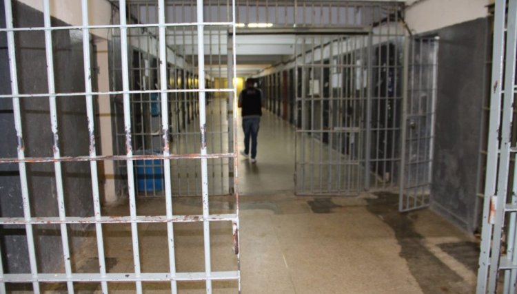 Preso pede para sair da cadeia por não poder receber visita da família 