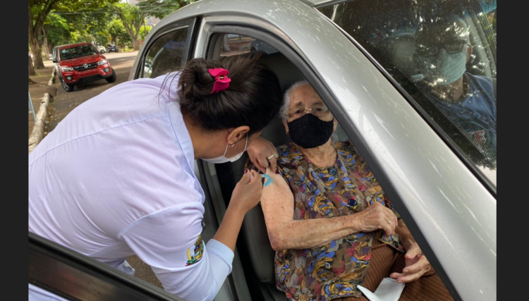 Cafelândia inicia a aplicação da quarta dose contra Covid-19 para idosos com mais de 80 anos e imunossuprimidos