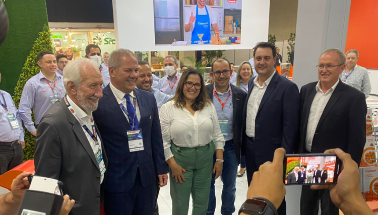 Ratinho Júnior visita estande da Copacol na MercoSuper