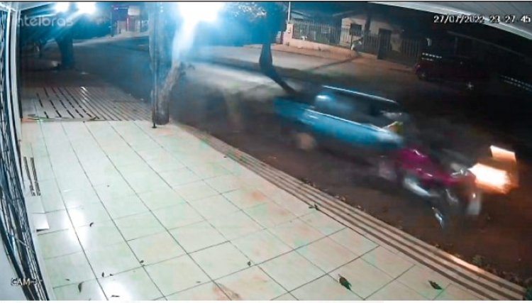Trabalhador pede ajuda para identificar ve&iacute;culo que bateu em sua motocicleta em Nova Aurora 