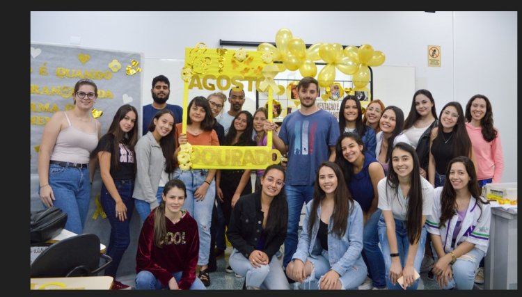 Agosto Dourado: Acadêmicos de Nutrição da Univel realizam ação para apoiar o aleitamento materno