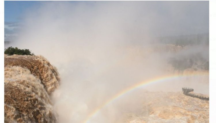 Fortes chuvas interditam passarela nas Cataratas do Igua&ccedil;u